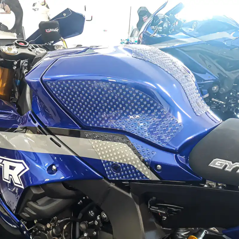 Eazi-Grip Yamaha R7 2021-2024  Tank Grips - PRO Black (PRO945BL) main image 1