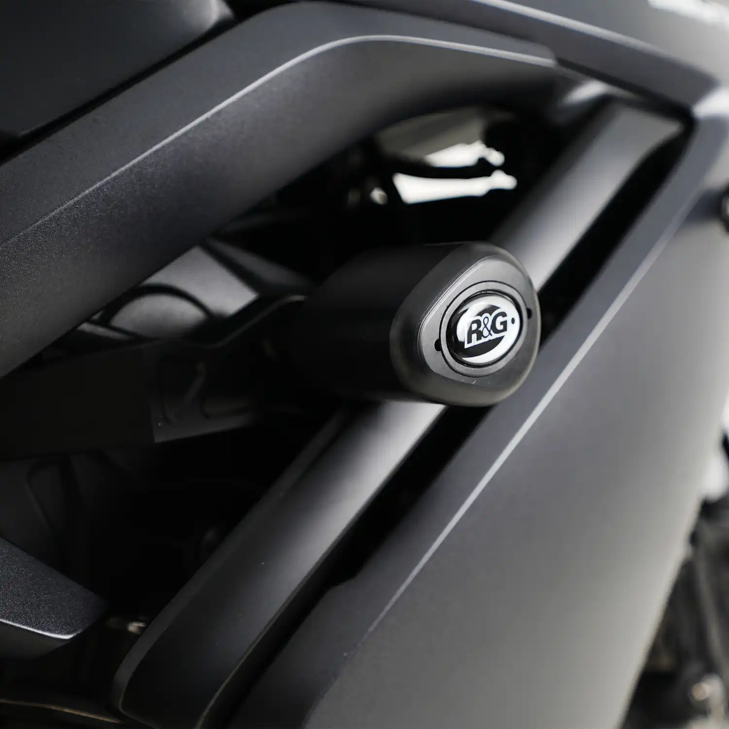Triumph Daytona 595 T595 955i Rear Axle Crash Mushroom Protectors / Sliders – JayBeeBikerBits S7A