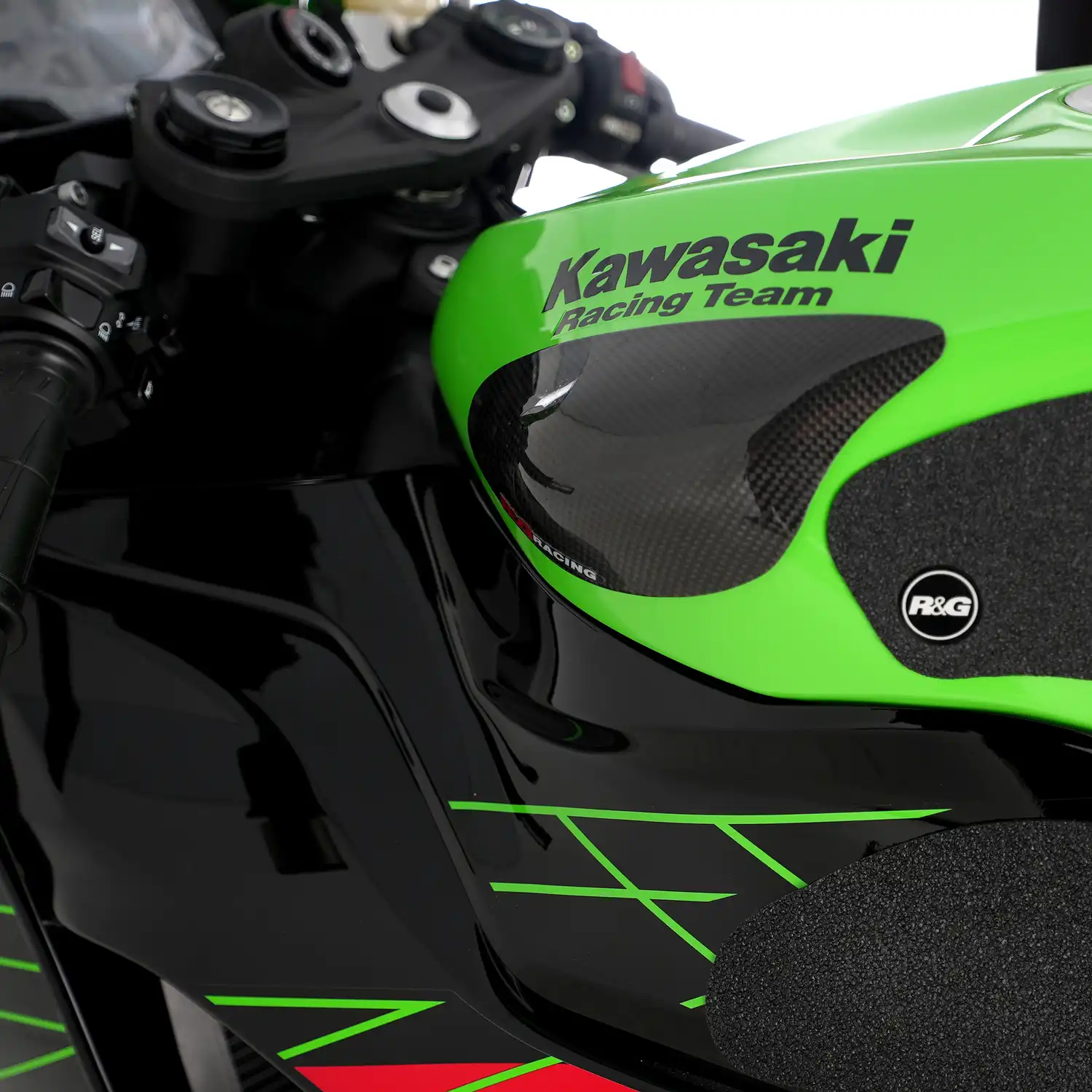 ZX-6R R&Gタンクスライダー(カーボン)｜バイク