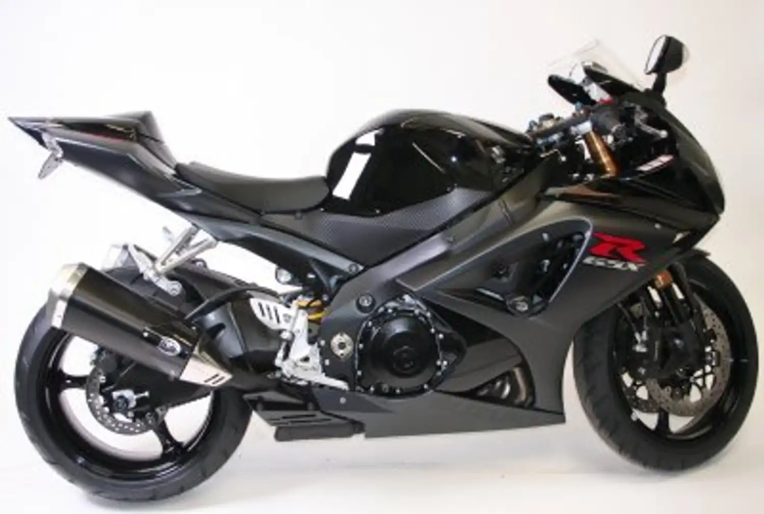 Suzuki Gsx R1000 K7 Suzuki GSXR1000 Aero Style Crash Protectors CP0201BL CP0201WH