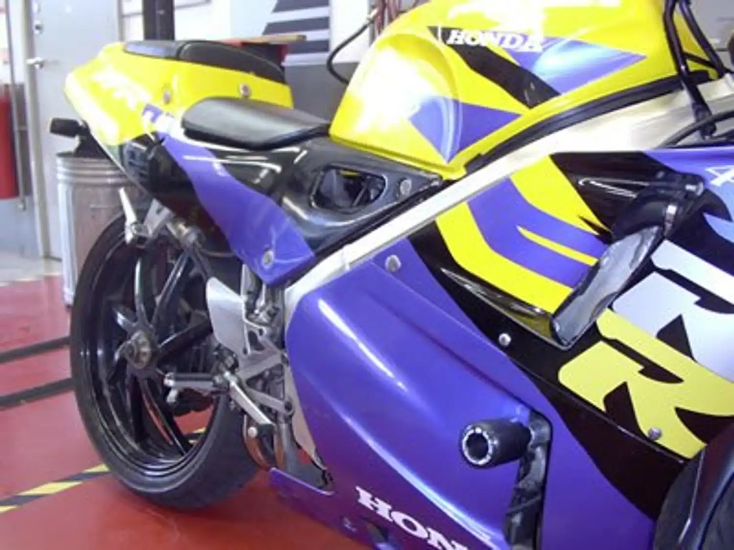 PIEC HONDA VFR 400 R NC30 - MOTO